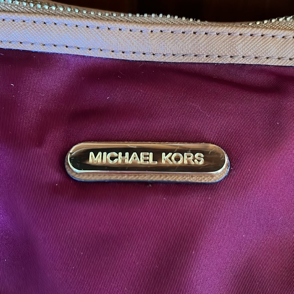 Michael Kors Kempton nylon shoulder bag burgundy nylon Brown Saffiano Leather - Picture 3 of 15